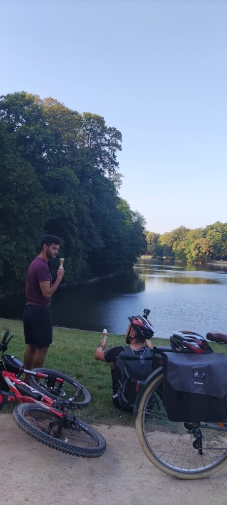 Belgique à vélo. Pause Bois de la Cambre, manger une glace à Bruxelles