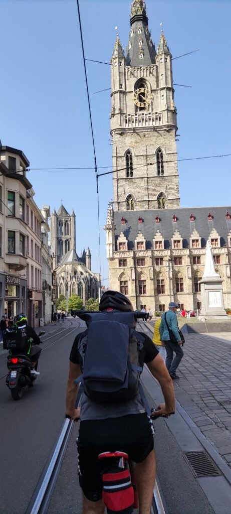 Traversée de la Belgique à vélo. Gand