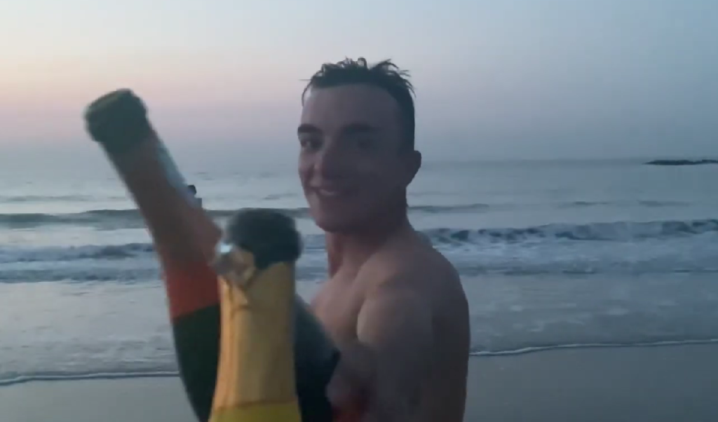 Traversée de la Belgique à vélo .
Champagne plage, Knokke-Heist