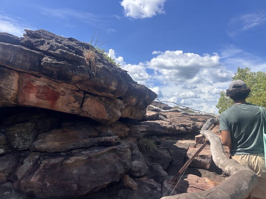 parc national de Kakadu, dans le Territoire du Nord , peintrure rupestre et paysage