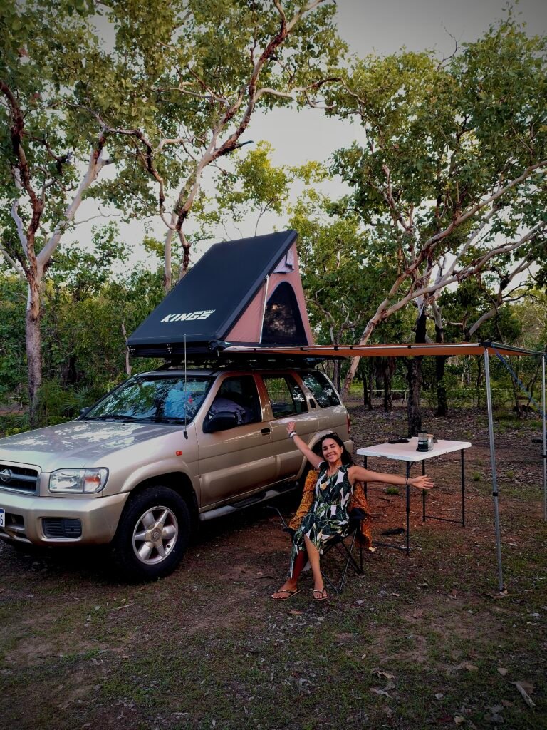 Fille avec NIssan Pathfinder , tente de toit en road trip Darwin-Perth - Kakadu Australie
Maria Camila Gallego